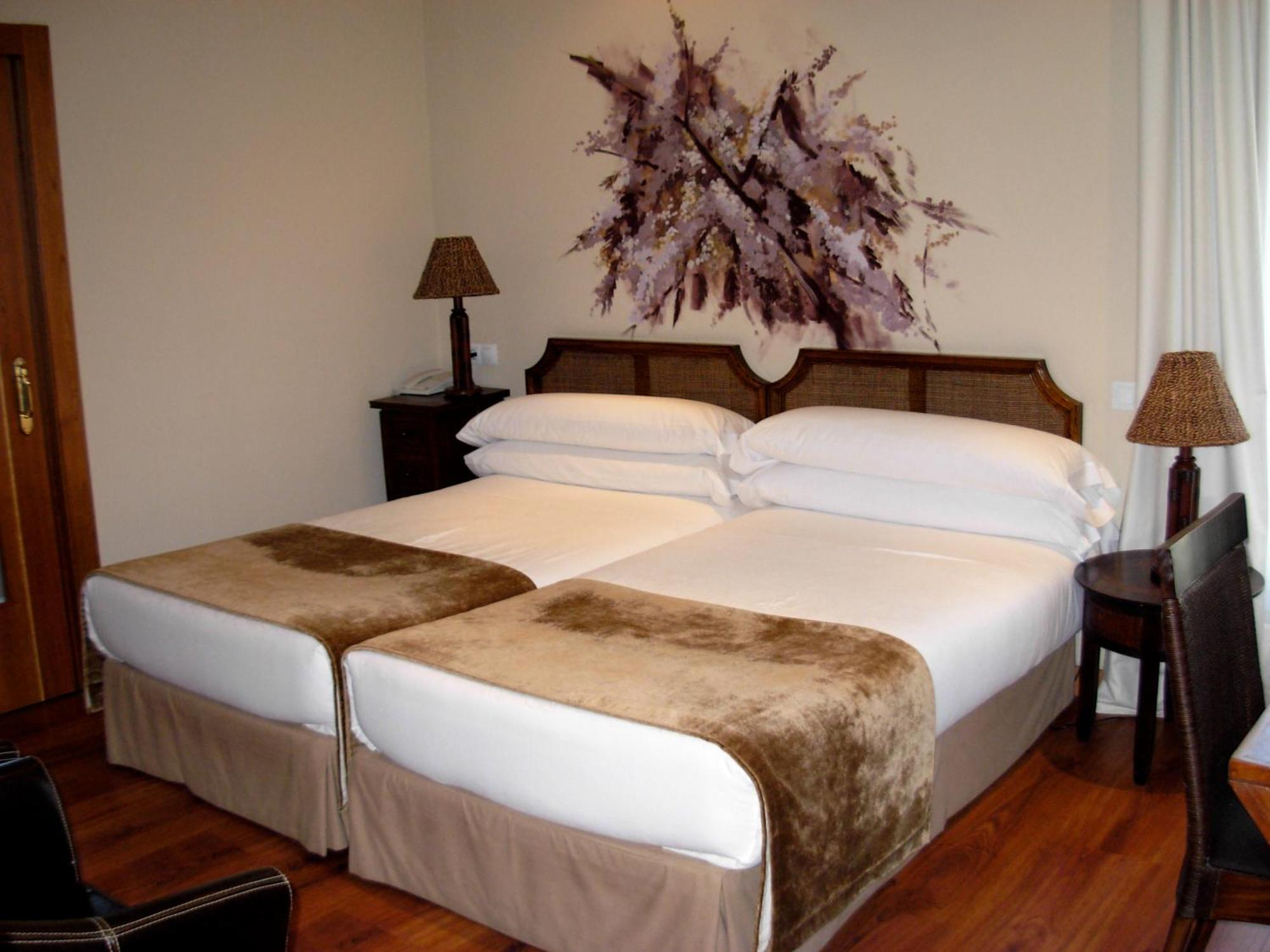 ריבאדסלה Hotel El Jardin De Eugenia מראה חיצוני תמונה